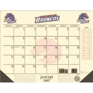  Boise State Broncos 22x17 Desk Calendar 2007 Sports 
