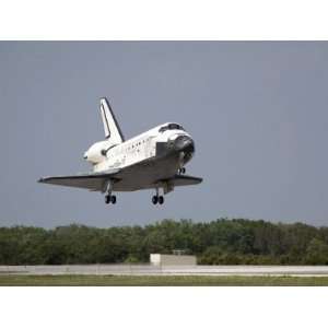  Discovery Approaches Landing on the Runway at the Kennedy Space 