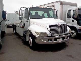   TRUCK 21ft flatbed rollback AUTO AIR BRakes wrecker STRONG ENGN  