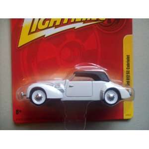   Johnny Lightning Forever R6 1937 Cord 812 SC Cabriolet Toys & Games