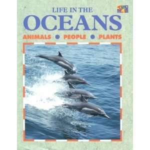    Life in the Oceans (Life in the) [Paperback] Lucy Baker Books