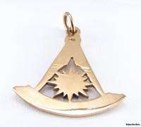 Past Master Masonic Fob Pendant   14k Solid Gold Detailed Hand Carved 