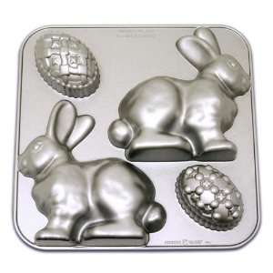 Nordic Ware 3 D Stand Up Easter Bunny Cake Pan 