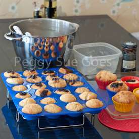 Silicone 24 Mini Muffin Cup Cake Baking Pan / Tin  