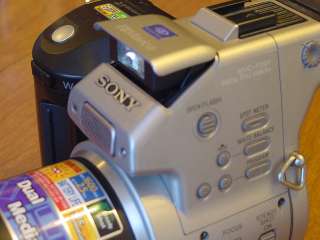 Sony Mavica FD97 Digital Camera w/Charger Battery 64MB Memory Stick 