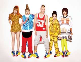 Adidas Jeremy Scott X 2NE1 JS COLLAGE WINGS panda teddy bear obyo pink 