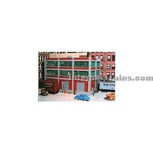  HO Scale 103 Smallman Street Warehouse Building Kit Toys & Games