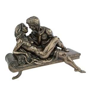  Entwined Lovers Statue