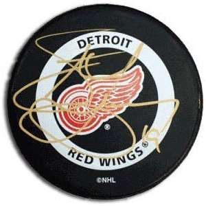 Steve Yzerman Autographed Detroit Red Wings Hockey Puck  