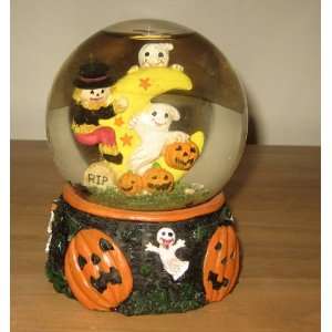  Halloween Ghosts And Pumpkins Water Globe 