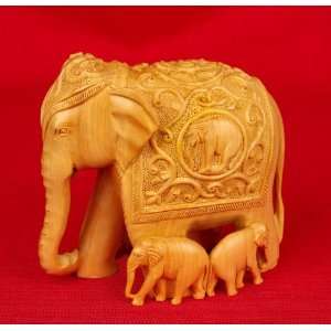 Miami Mumbai Carving Elephant with Family   6 Wood Statue  WC041 