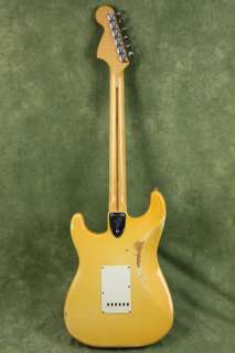   Fender Stratocaster White Maple Neck Staggered Pole Pickups  