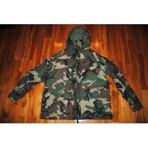   GORE TEX COLD WEATHER WOODLAND CAMOUFLAGE PARKA   SIZE  X LARGE