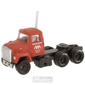  N 1984 Ford 9000 Tractor, VTR (2) Toys & Games