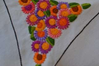 VINTAGE HAND EMBROIDERED IRISH LINEN TABLECLOTH 50X50in  