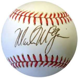  Mark McGwire Signed Baseball   AL PSA DNA Sports 