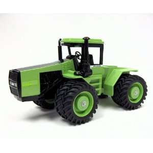   Fair 4WD Green Steiger CP 1400 with Duals  Toys & Games  