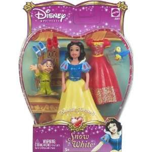   Princess Favorite Moments Single Doll   Snow White Toys & Games