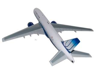 Boeing 777   200 United Airlines Desktop Airplane Model  
