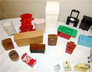 VINTAGE LOT DOLLHOUSE FURNITURE RENWAL PLASTIC WOODEN DOLLS APPLIANCES 