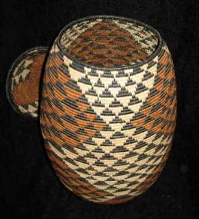 Exceptional Collectors Museum African Zulu Beer Basket  