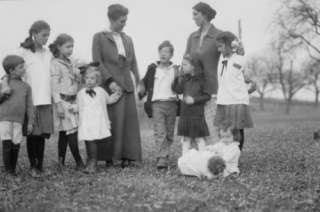 1914, Elsie Bell Grosvenor & Marian Daisy Bell Fairchild with their 