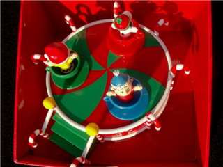 Christmas Peanuts Snoopy Spinning Teacup Carousel Plays 11 Songs 
