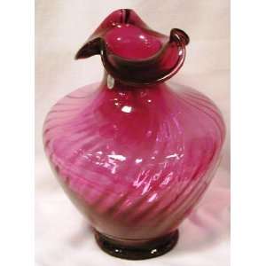  FENTON GLASS Vase   Cranberry