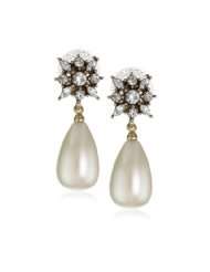 Carolee Lux Pearl Basics Simulated Pearl Floral Top Tear Drop 