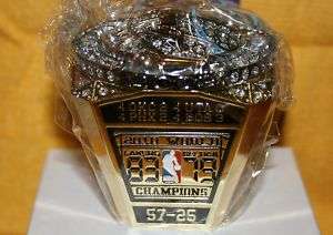 LOS ANGELES LAKERS 2010 CHAMPIONSHIP RING   PAPERWEIGHT SEASON SEAT 
