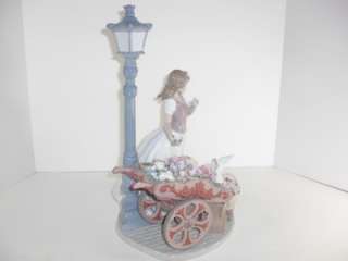 Lladro Flowers For Everyone 01006809 Porcelain Figurine With Damage 